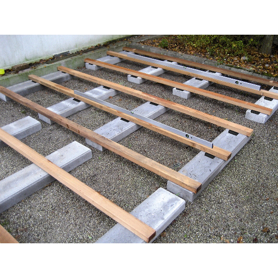 Bangkirai/Hartholz-Konstr.-h.90x90 mm gehobelt/geriffelt Unterkonstruktion